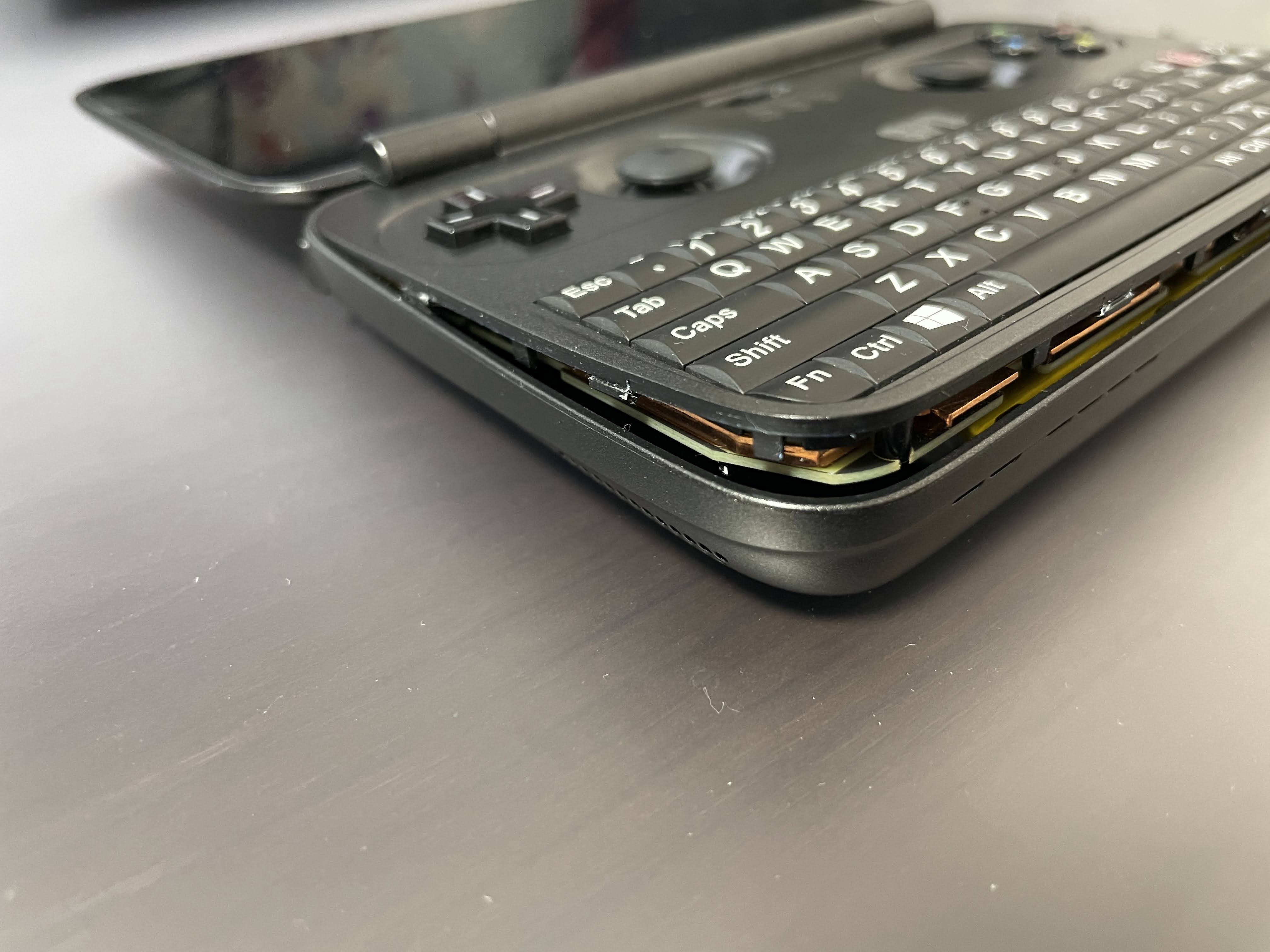 GPD WINを分解してバッテリー交換する